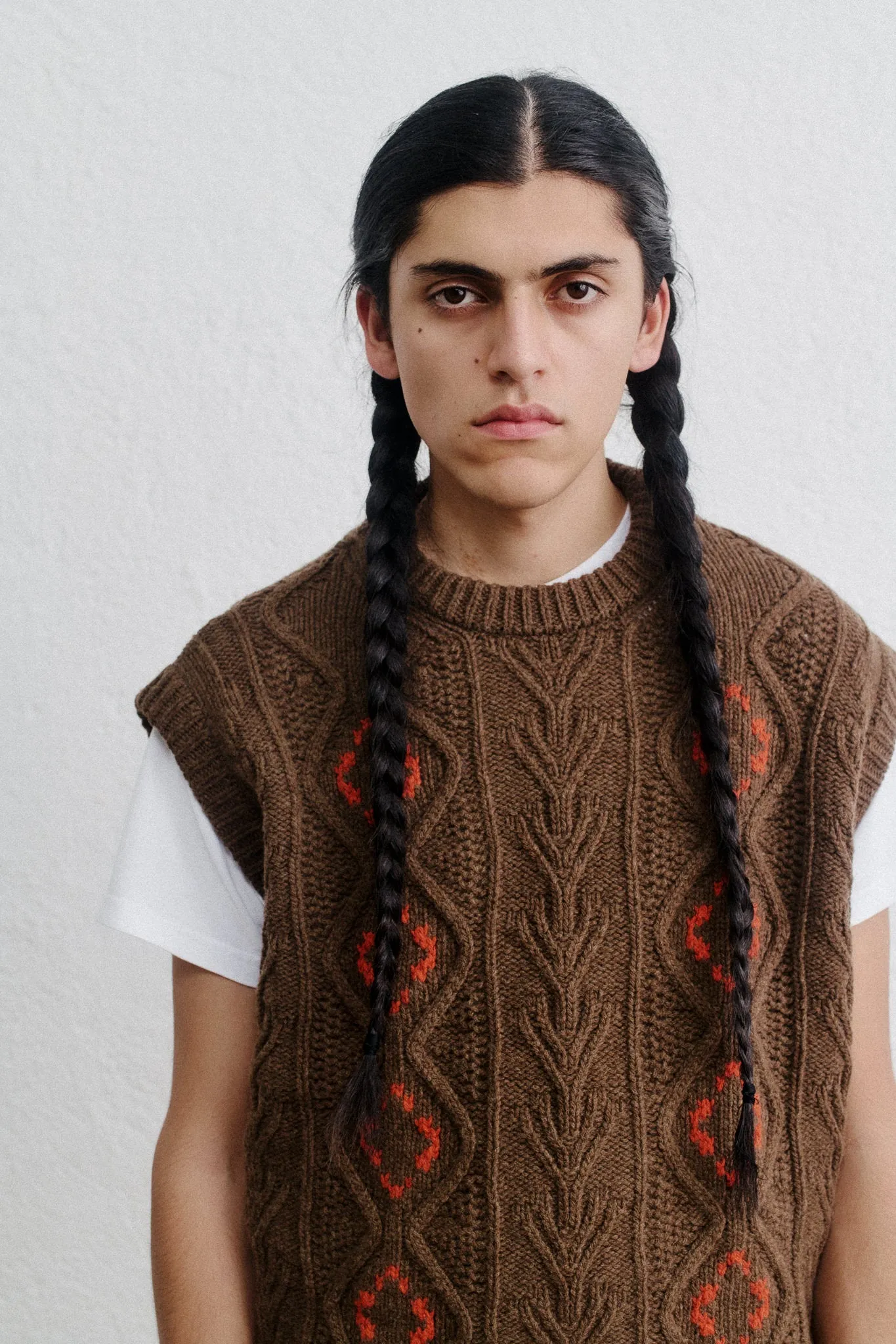 A Kind of Guise Viscas Knit Vest Cacao Tabasco