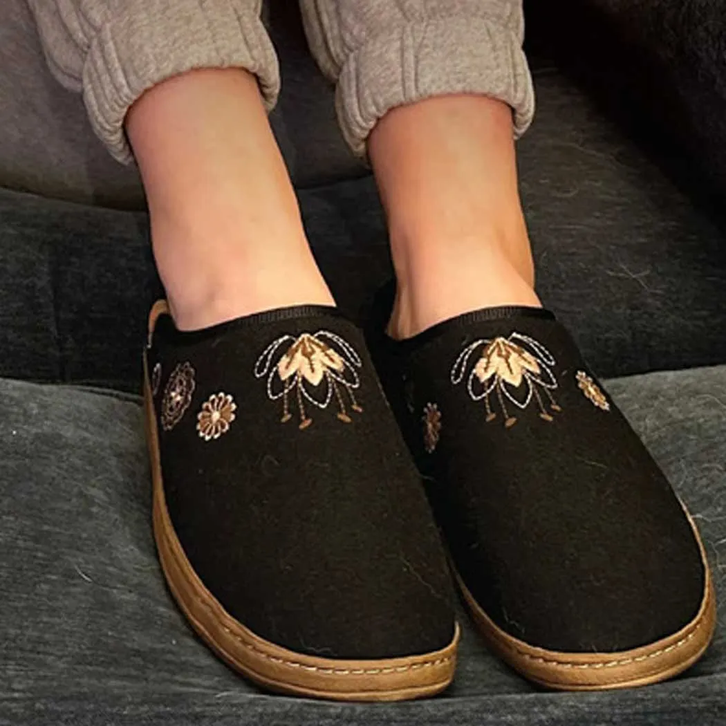 Acorn Alexandra Clog Slipper Black (Women's)