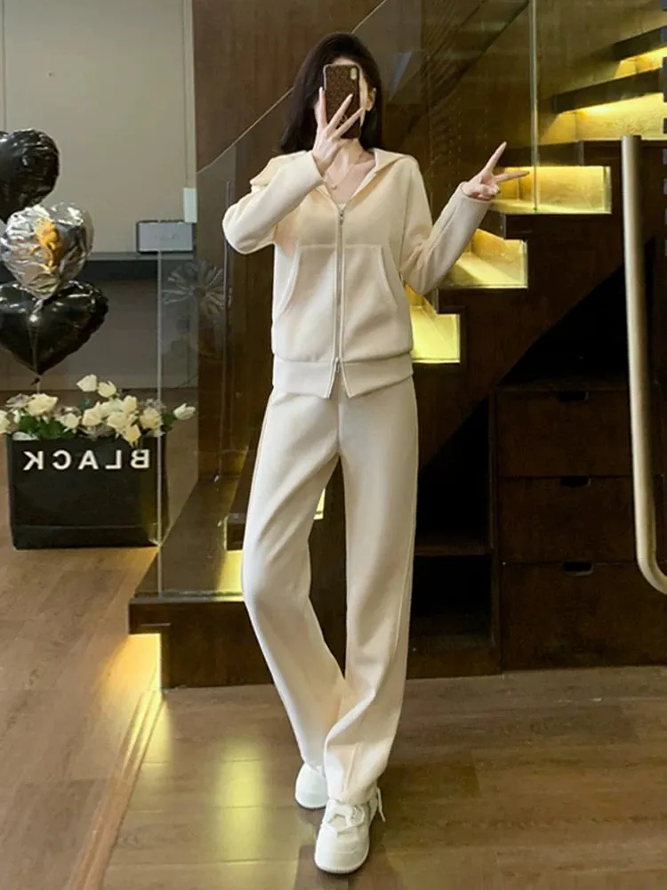 Apricot sports and leisure suit for women, spring and autumn fashion, foreign style, age-reducing, fashionable Internet celebrit