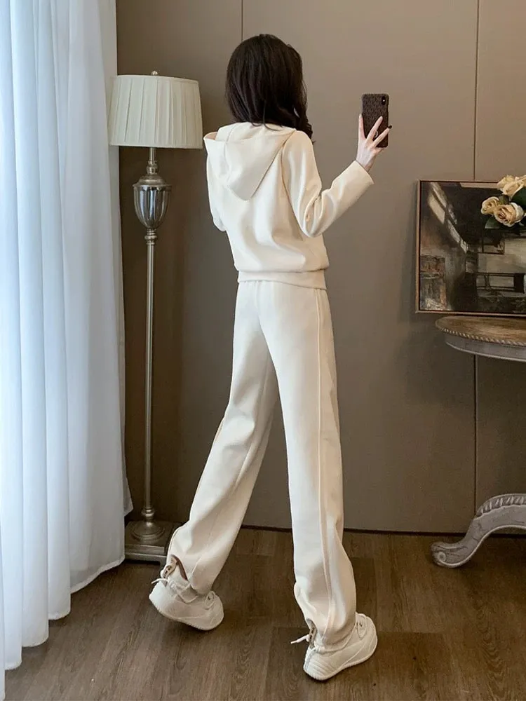 Apricot sports and leisure suit for women, spring and autumn fashion, foreign style, age-reducing, fashionable Internet celebrit