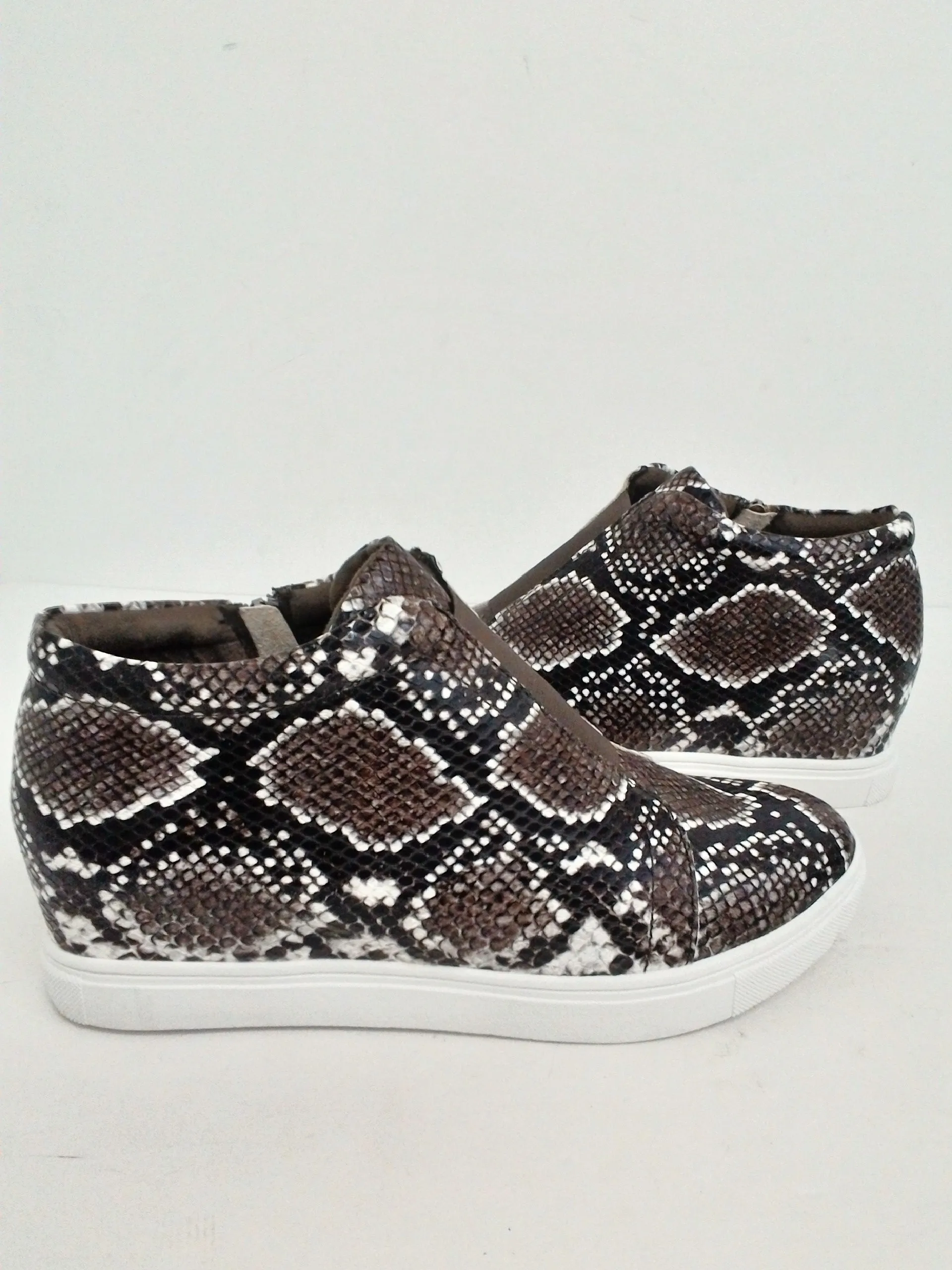 College Women's Snake Print Sneakers Size 9 M