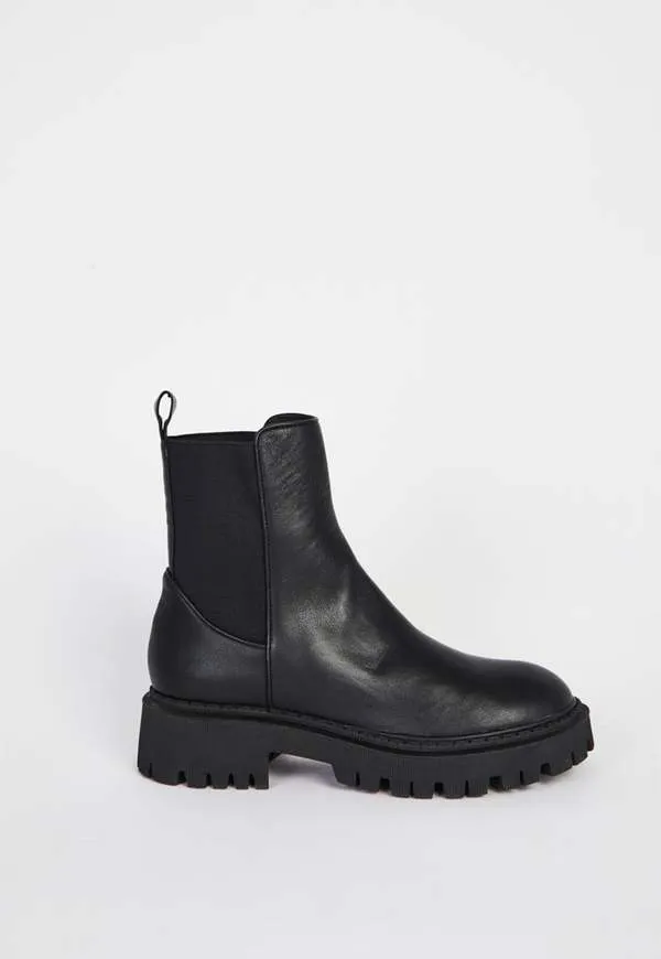 Guided Pull On Lug Sole Boot - Black