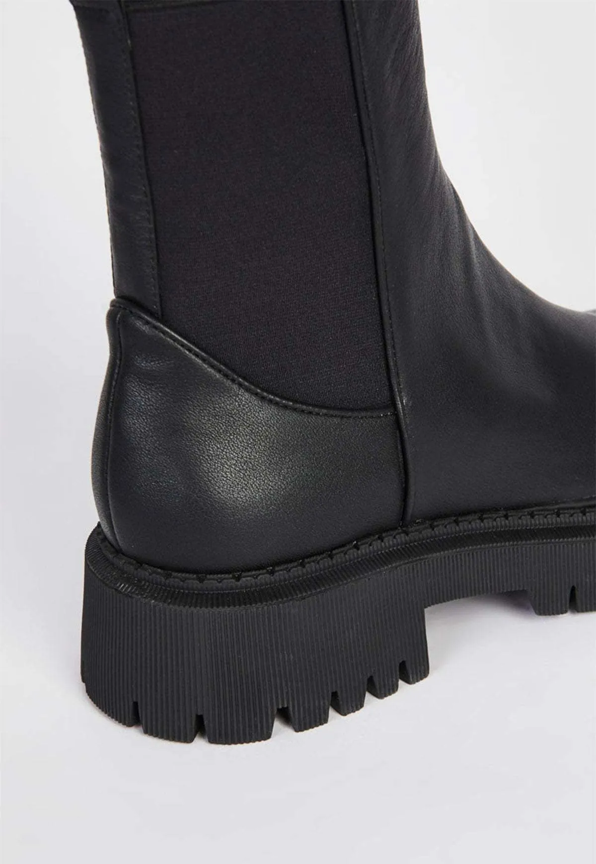 Guided Pull On Lug Sole Boot - Black